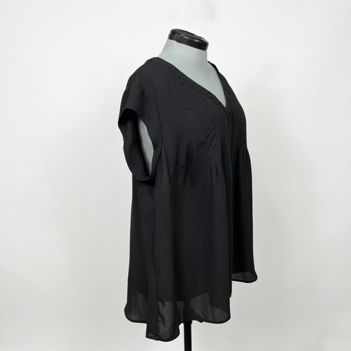 DR2 Black Sleeveless Blouse (2X)