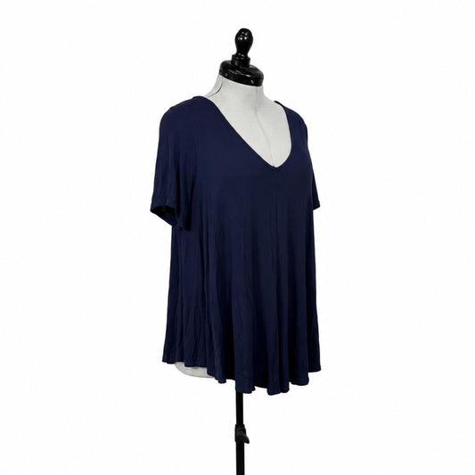 Green Envelope Los Angeles Navy Blue Flowy V-Neck T-Shirt (1X)