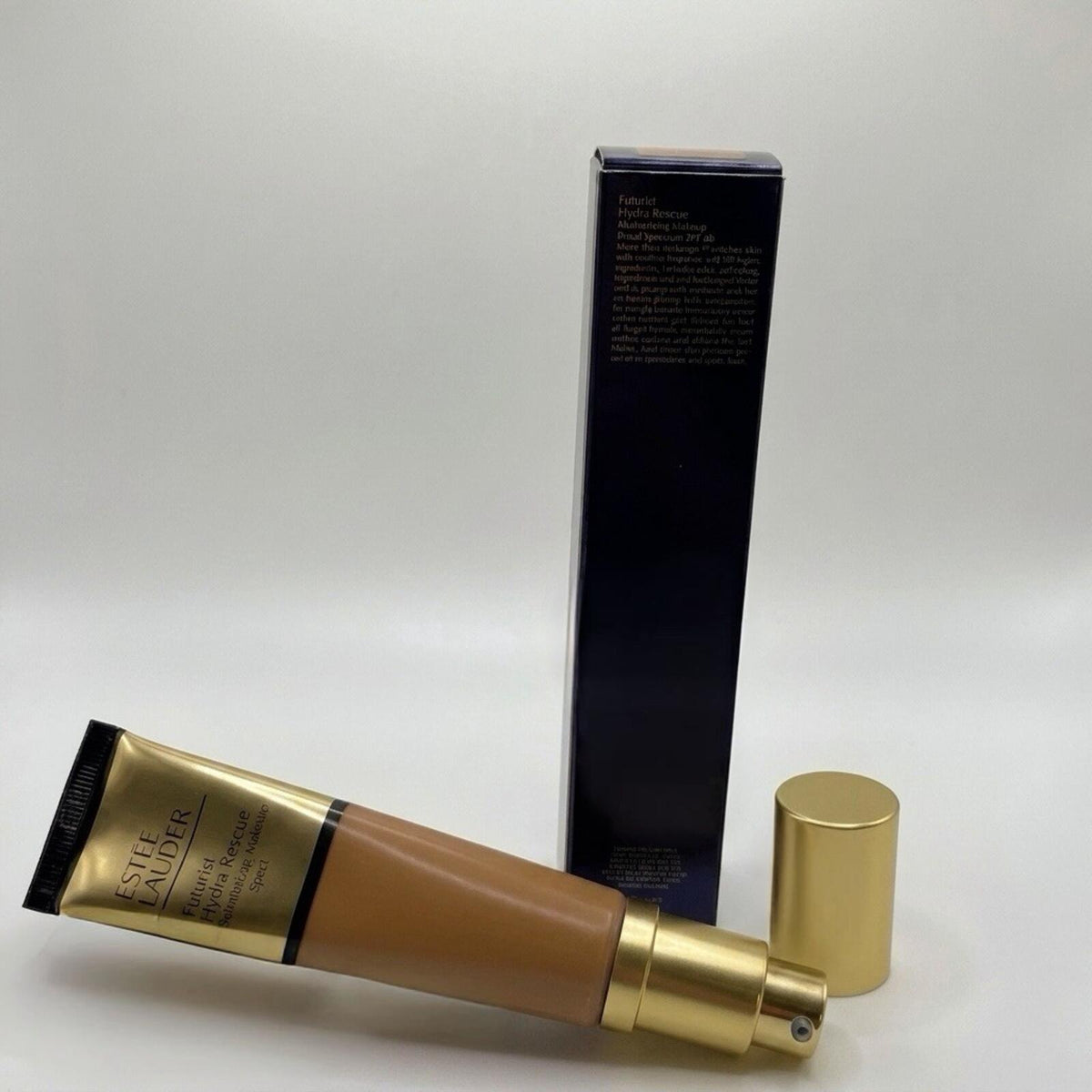 Estee Lauder Futurist Hydra Recue Moisturizing Makeup SPF 45 (6N1 Mocha)