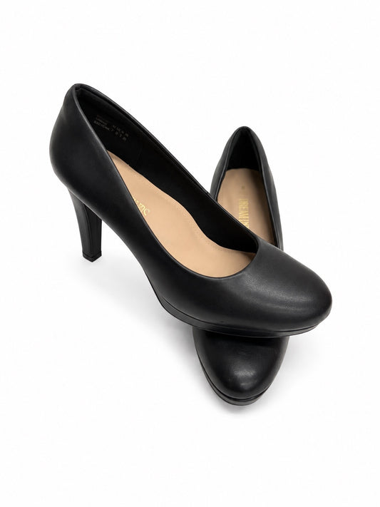 Dream Paris Black Closed Toe Heels (W 8)