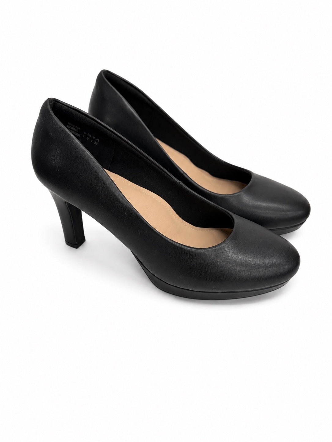 Dream Paris Black Closed Toe Heels (W 8)