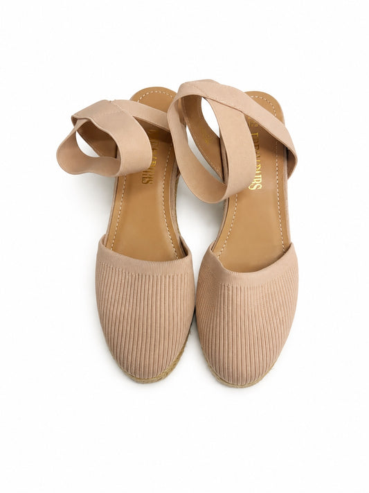 Dream Paris Pink Knit 'Amanda-1' Shores (US 6)