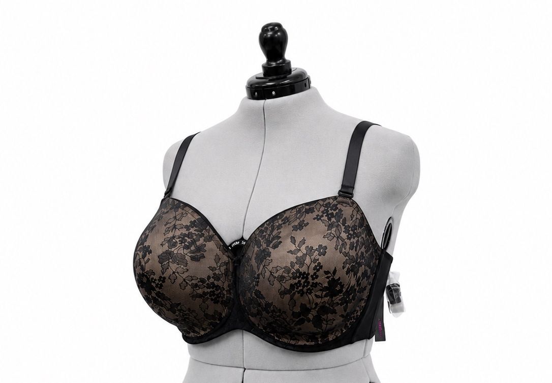 Curvy Couture Intimates Black Lace Underwire Bra w/ Removeable Straps (44G)